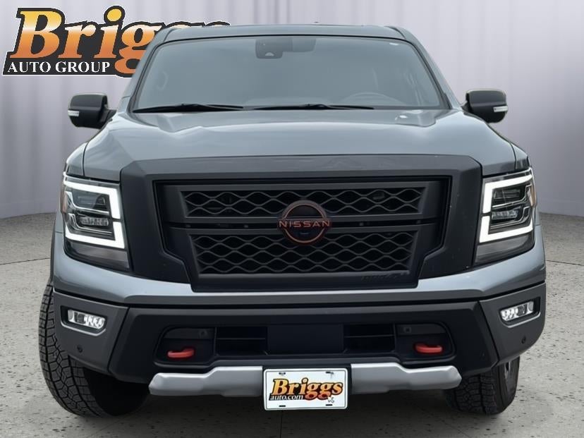 2024 Nissan TITAN sv