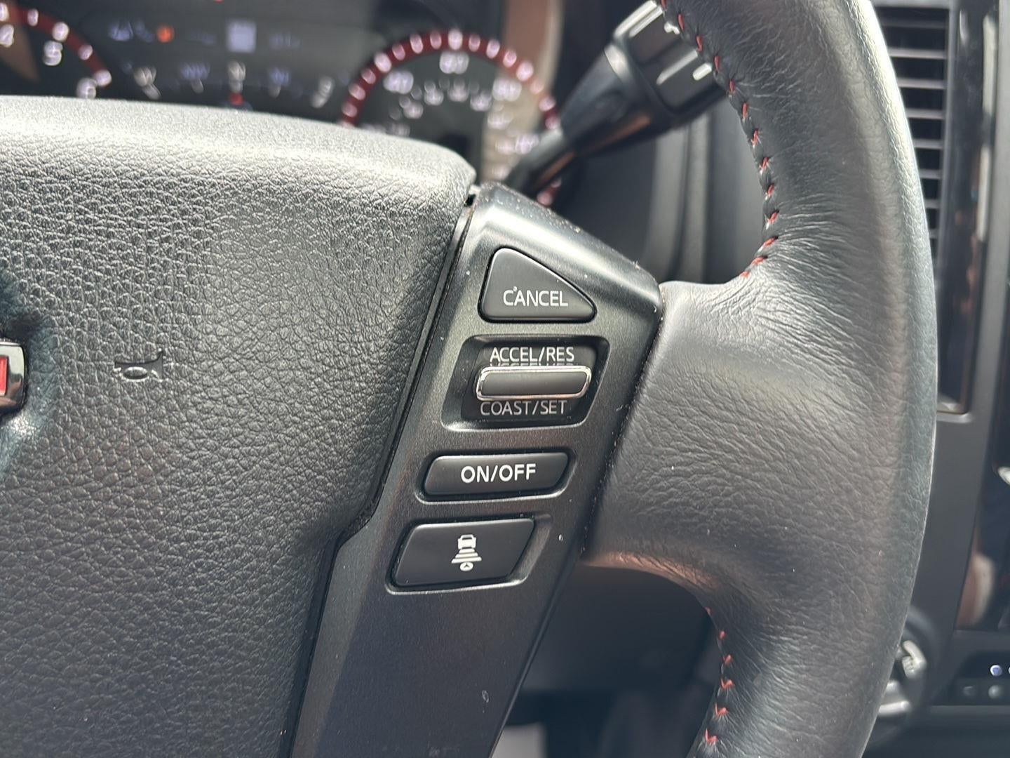2024 Nissan TITAN sv