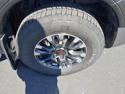 2024 Nissan TITAN Base