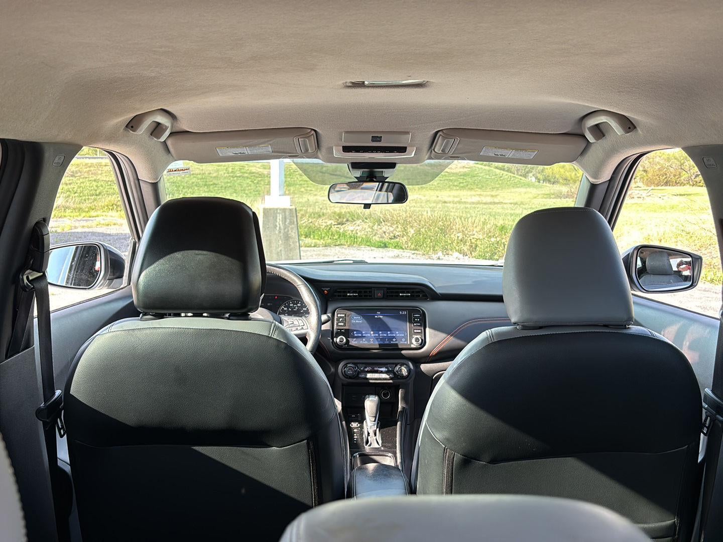 2022 Nissan Kicks SR