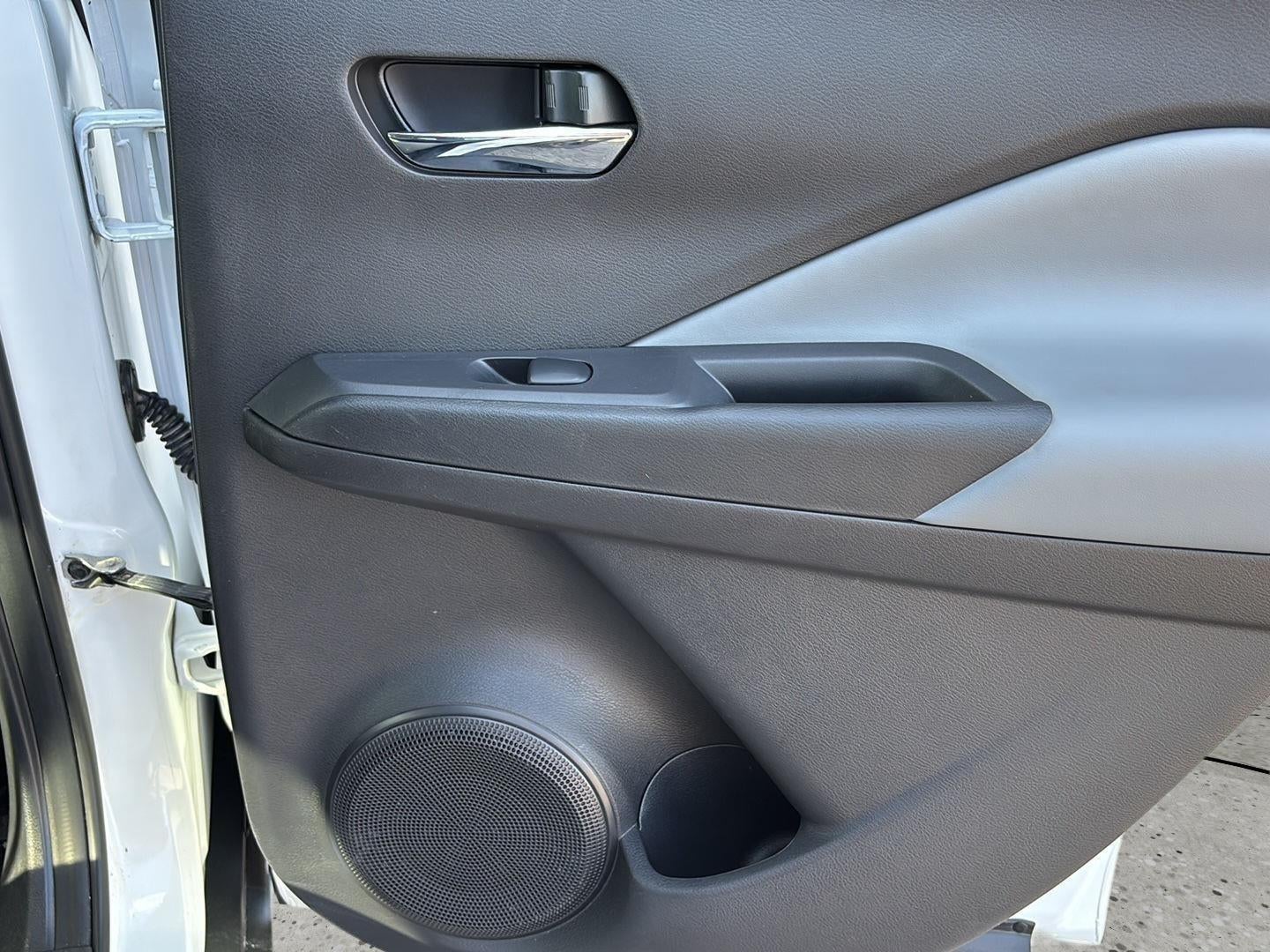 2022 Nissan Kicks SR