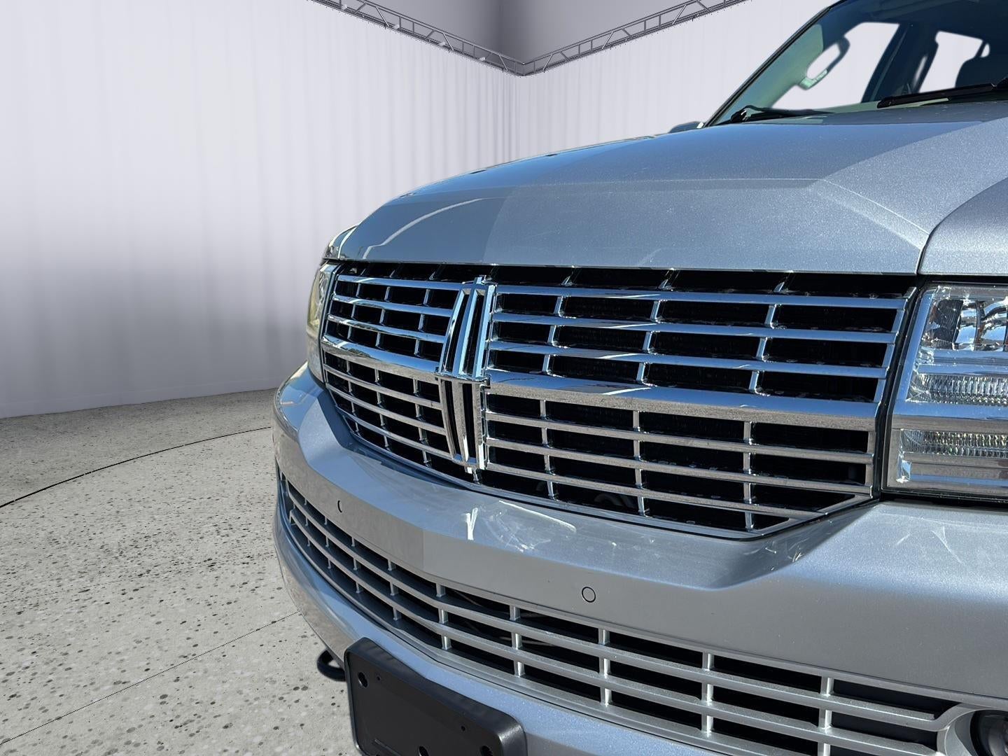 2014 Lincoln Navigator Base