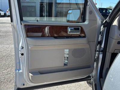 2014 Lincoln Navigator Base