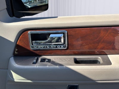 2014 Lincoln Navigator Base