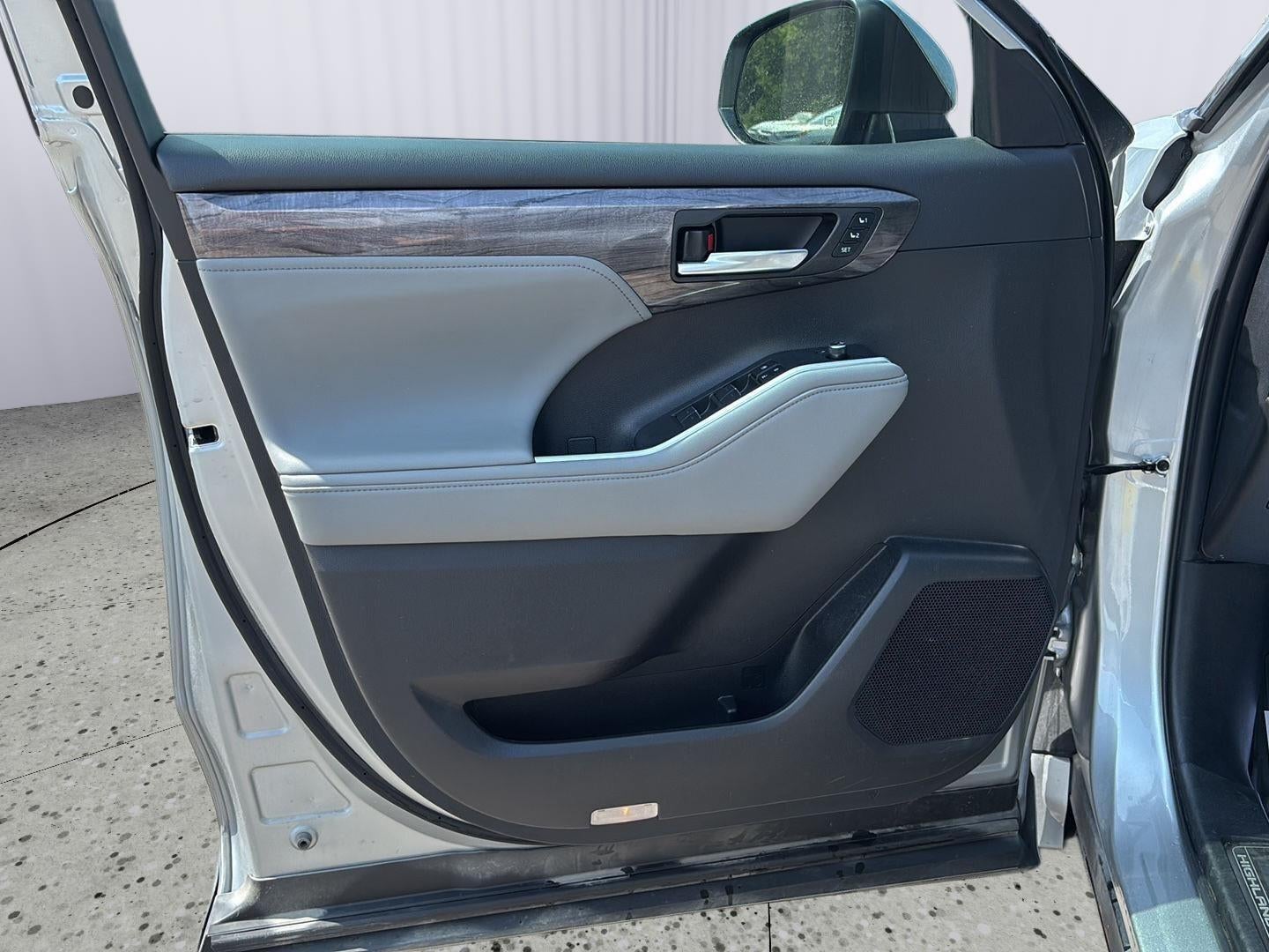 2024 Toyota Highlander Platinum