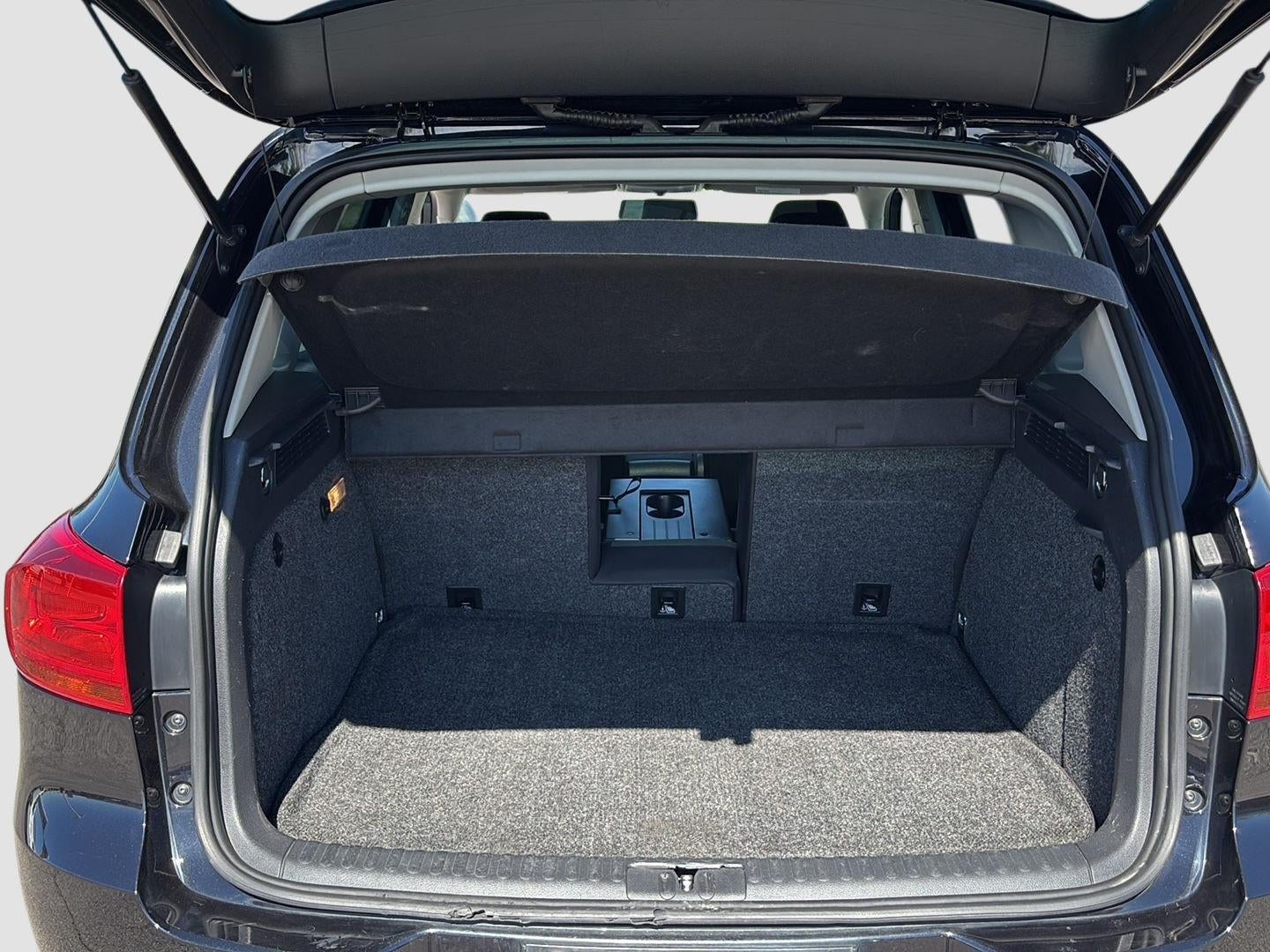 2013 Volkswagen Tiguan S w/Sunroof