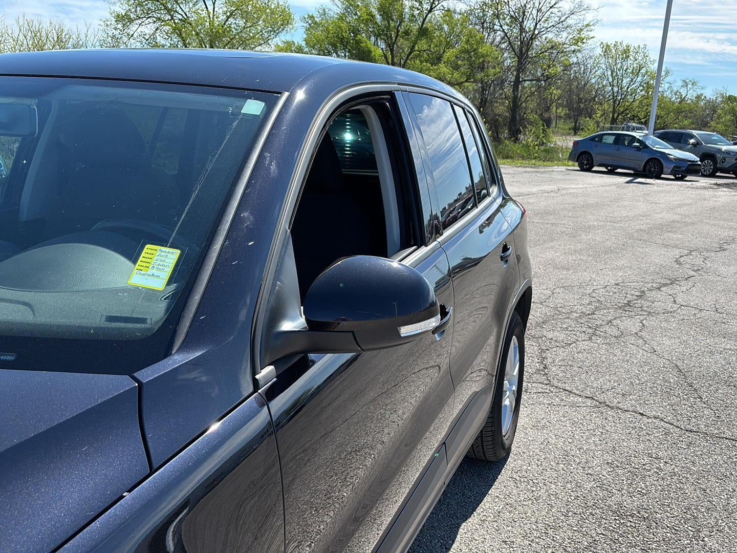 2013 Volkswagen Tiguan S w/Sunroof