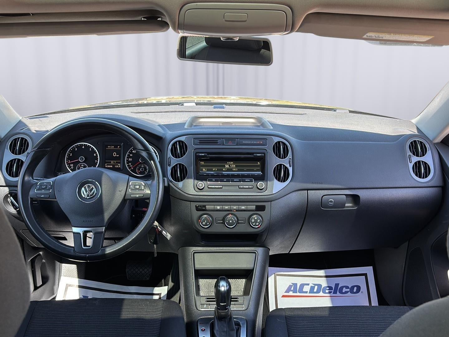 2013 Volkswagen Tiguan S w/Sunroof