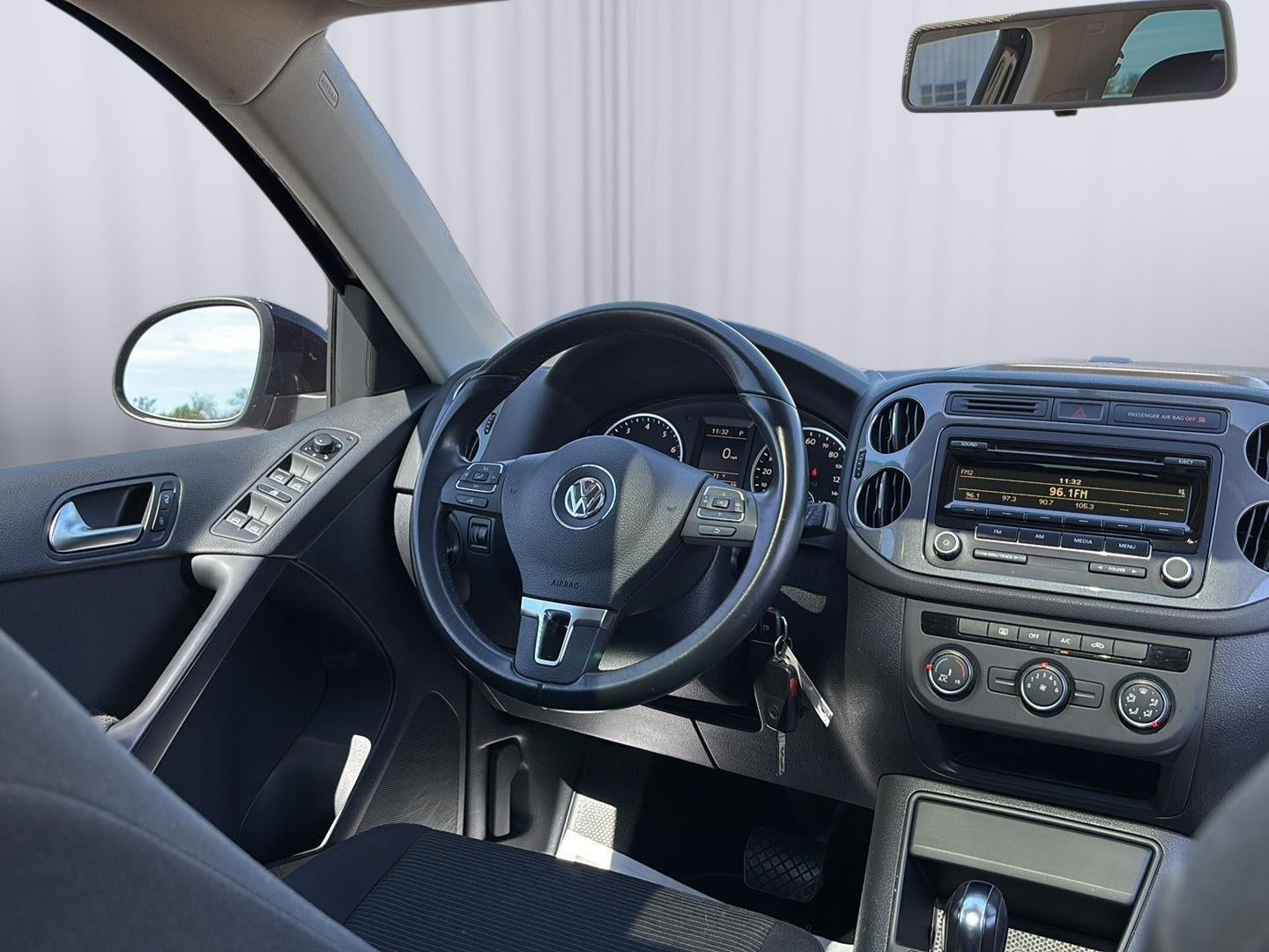 2013 Volkswagen Tiguan S w/Sunroof